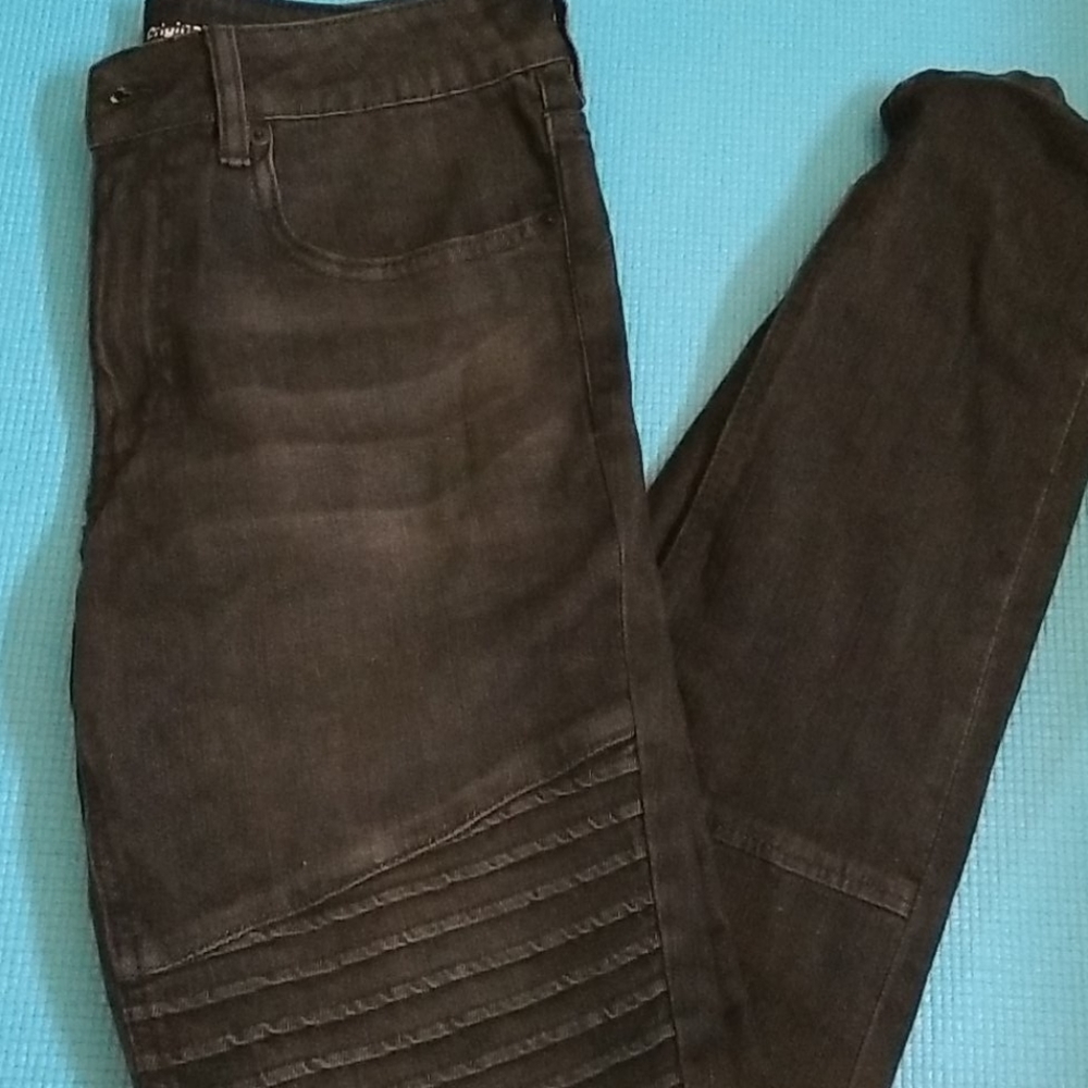 28" Black Male Jeans